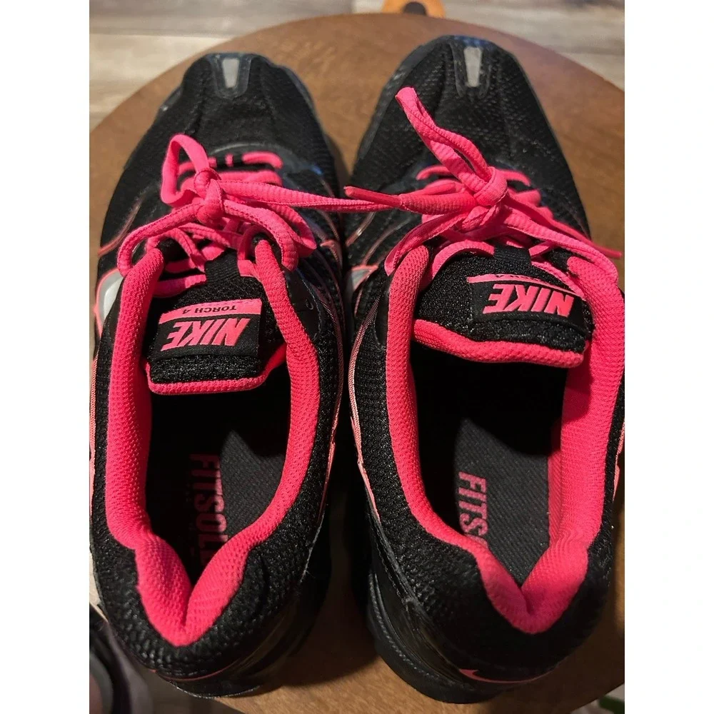 Nike Air Max Torch 4 Women's Size 10 Running Shoes Black Pink
